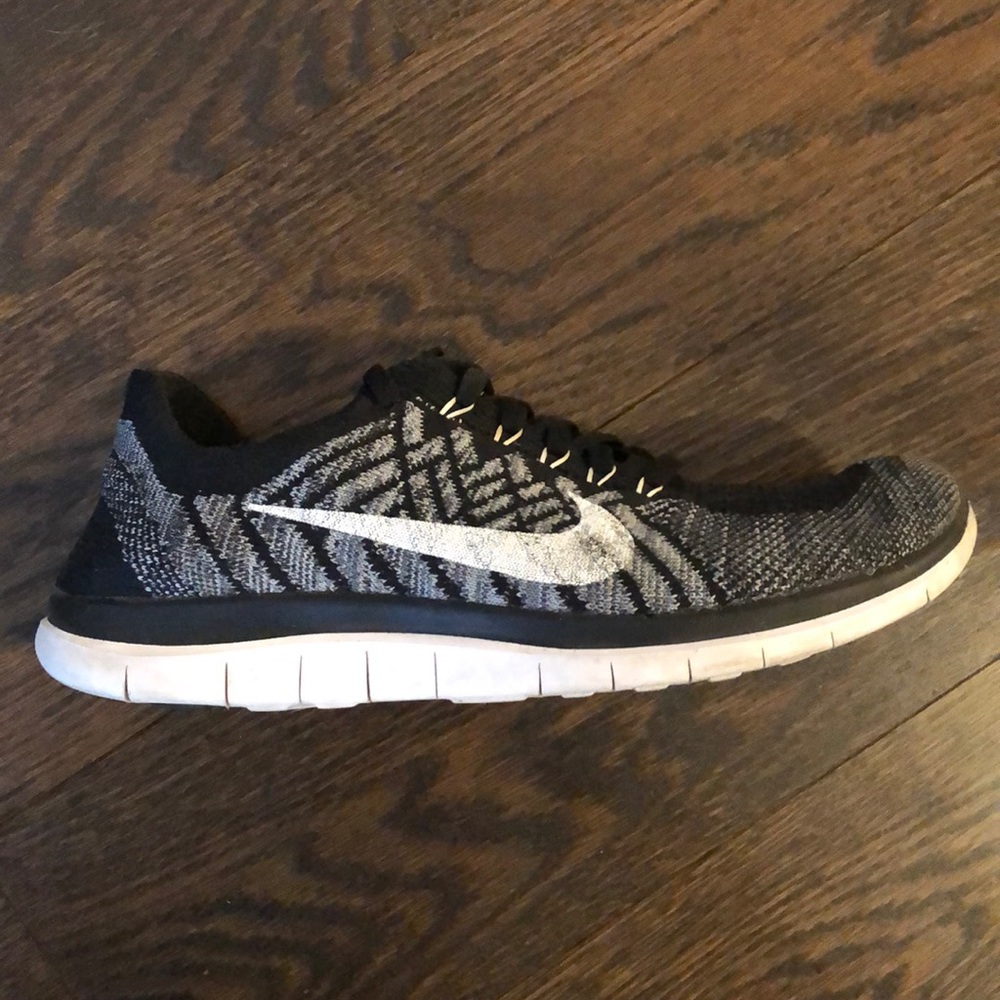 Nike Free 4.0 Sneakers